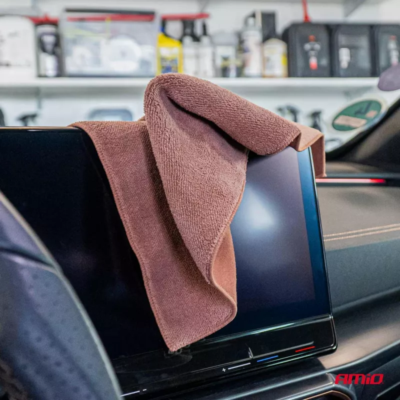 Chiffon microfibre 2 en 1 pour le nettoyage de l'intérieur de la voiture et des écrans 30x30 cm 500g - AMIO 03982 - Visuel 2