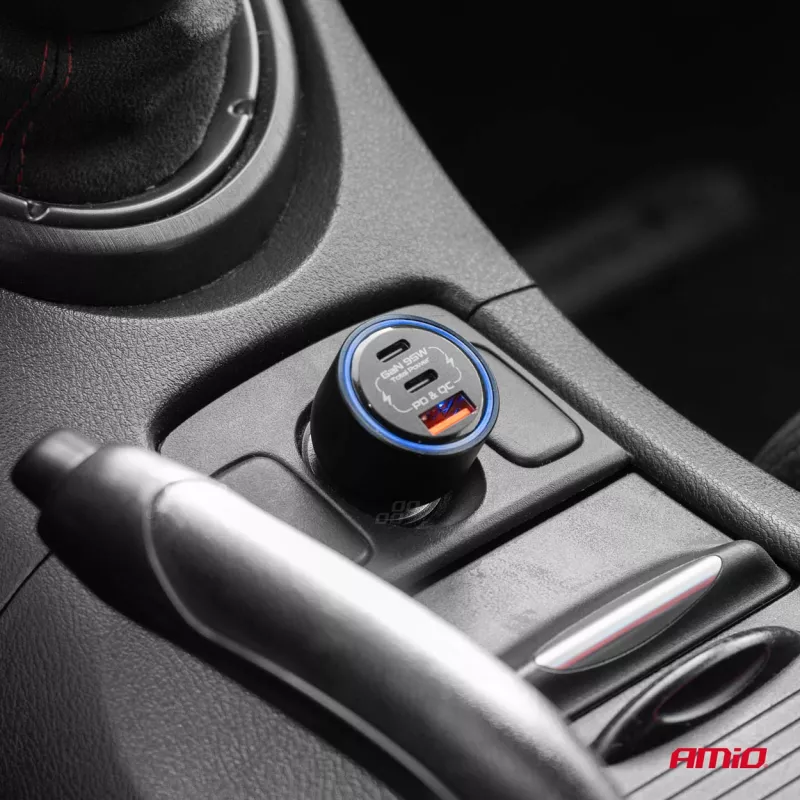 Chargeur de voiture 2x USB-C + USB-A 12V 24V 95W - AMIO 04372 - Visuel 1
