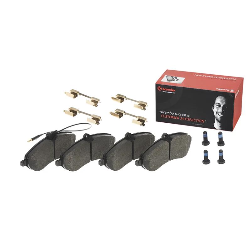 Jeu de 4 plaquettes de frein avant BREMBO P 61 096 - Visuel 1