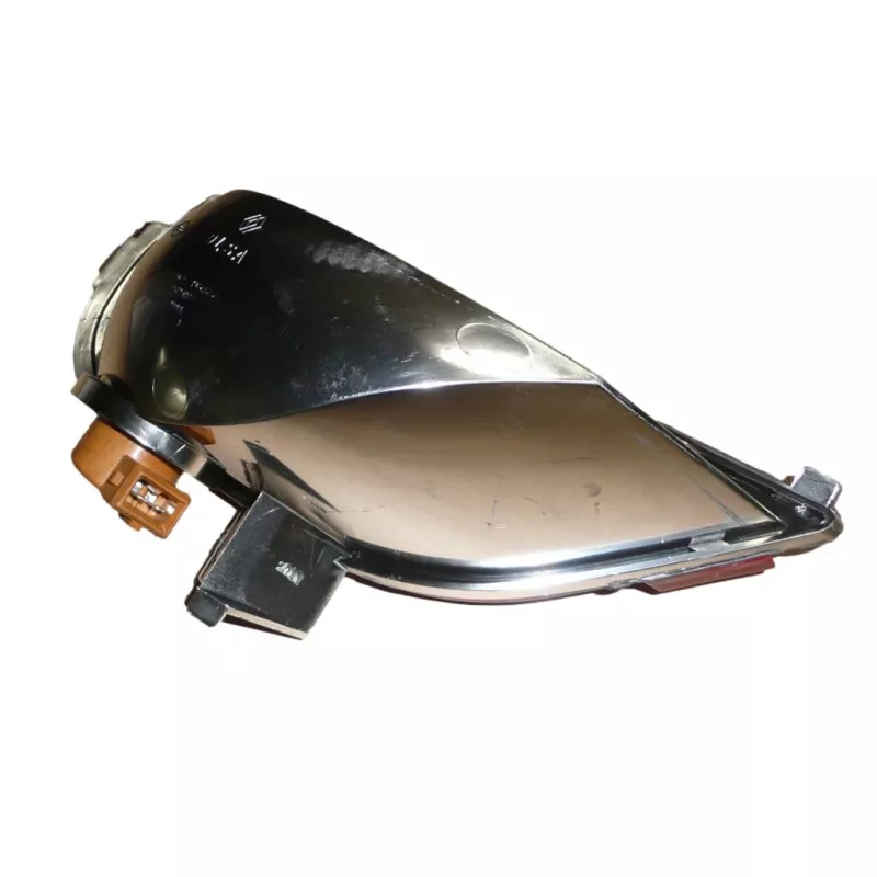 Feu antibrouillard arrière OE 265804720R - Visuel 1