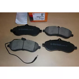 Jeu de 4 plaquettes de frein avant OE OEM 425364